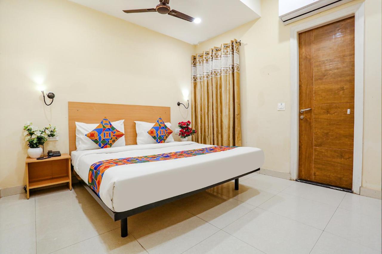 Hotel Fabhotel Gk Residency