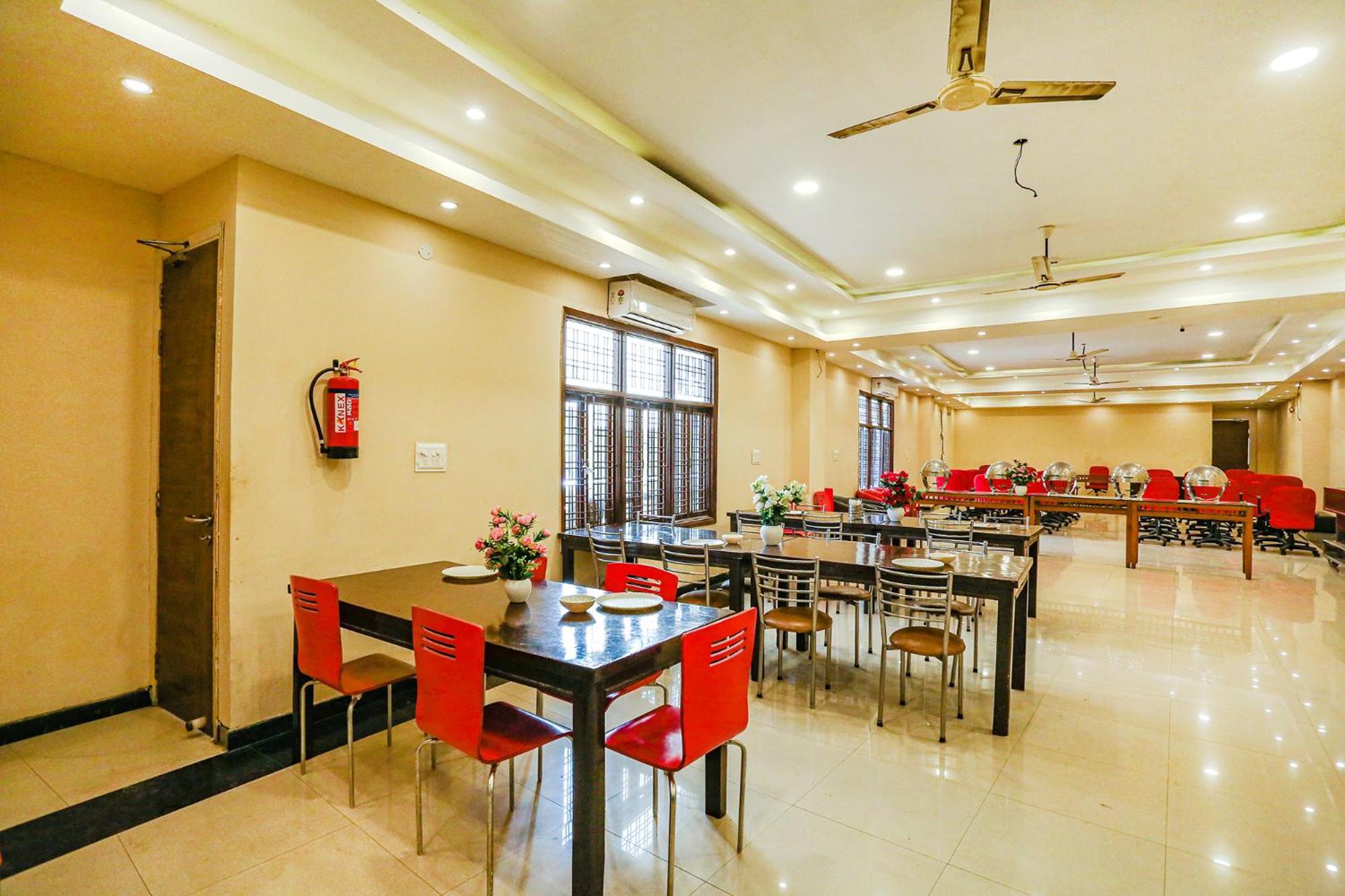 Fabhotel Gk Residency 3*
